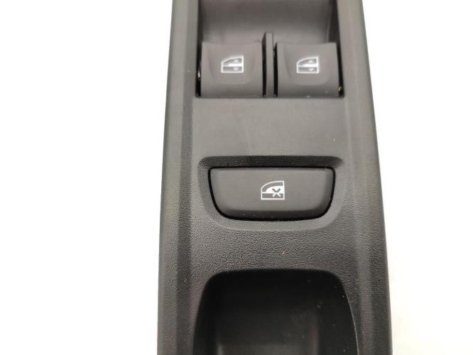 Interrupteur de leve vitre avant gauche DACIA SANDERO 3 Essence/Hybride