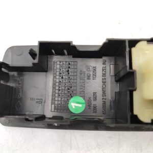 Interrupteur de leve vitre avant gauche RENAULT CLIO 4 PHASE 1 Diesel