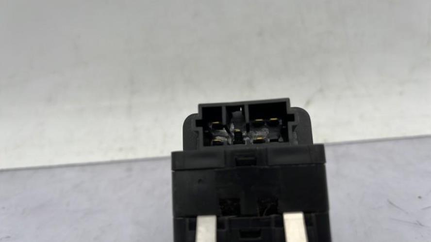 Interrupteur de leve vitre avant gauche PEUGEOT 206 PHASE 1 Essence