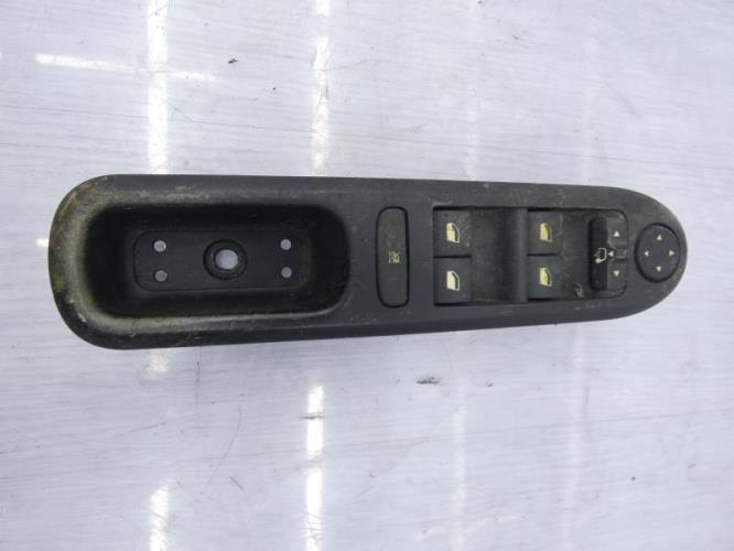 Interrupteur de leve vitre avant gauche PEUGEOT 407 PHASE 1 Diesel