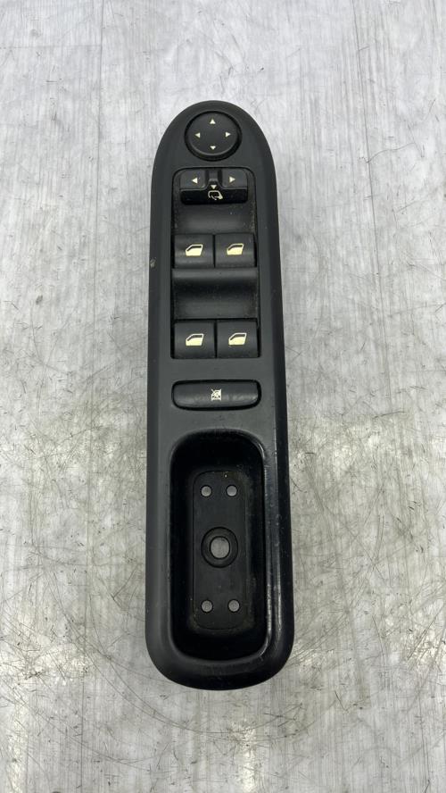 Interrupteur de leve vitre avant gauche PEUGEOT 407 PHASE 1 Diesel