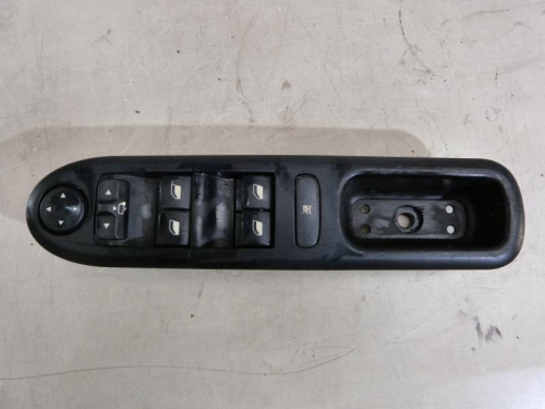 Interrupteur de leve vitre avant gauche PEUGEOT 407 PHASE 1 BREAK Diesel