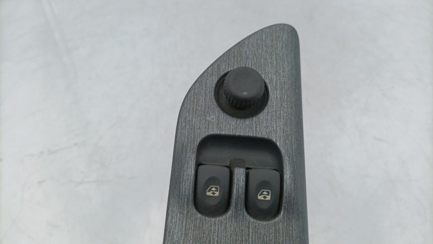 Interrupteur de leve vitre avant gauche RENAULT LAGUNA 1 PHASE 2 Essence
