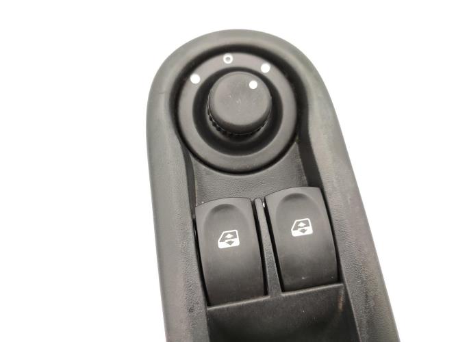 Interrupteur de leve vitre avant gauche RENAULT CLIO 3 PHASE 2 Essence