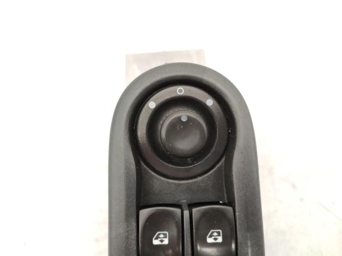 Interrupteur de leve vitre avant gauche RENAULT TWINGO 2 PHASE 1 Essence