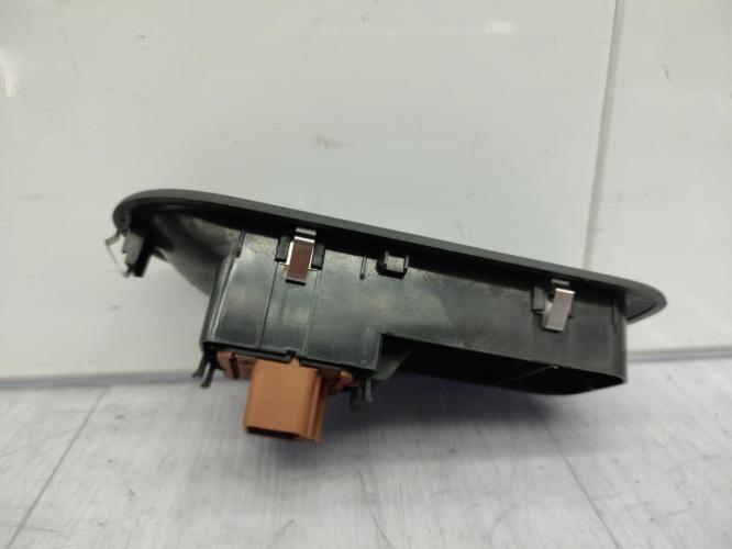 Interrupteur de leve vitre avant gauche RENAULT CLIO 3 PHASE 2 Diesel
