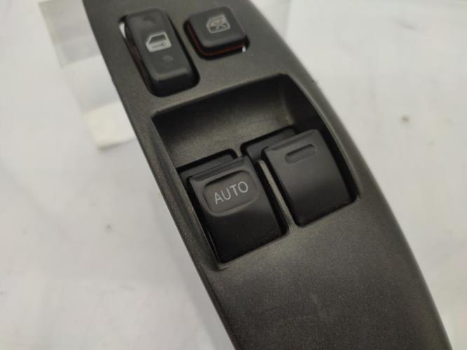 Interrupteur de leve vitre avant gauche TOYOTA YARIS 1 PHASE 1 Essence