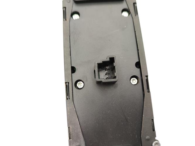 Interrupteur de leve vitre avant gauche MERCEDES CLASSE CLA 117 SHOOTING BREAK Essence