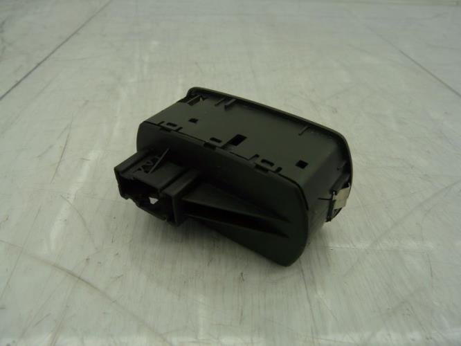 Interrupteur de leve vitre avant gauche OPEL CORSA D PHASE 1 Diesel