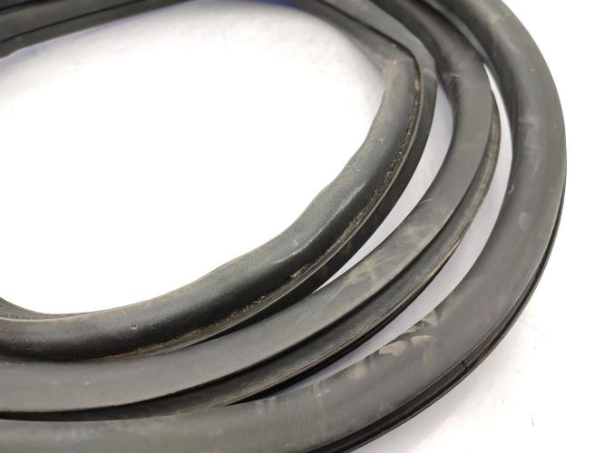 Joint de porte avant droite VOLKSWAGEN TOURAN 1 PHASE 1 Diesel