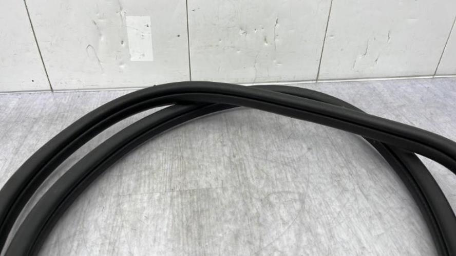 Joint de porte avant droite RENAULT CLIO 2 PHASE 1 Essence