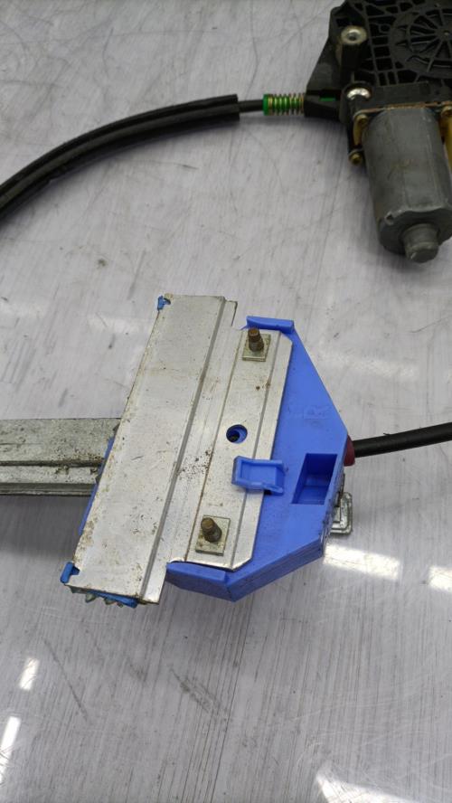 Leve vitre electrique arriere droit FORD MONDEO 1 PHASE 2 Essence
