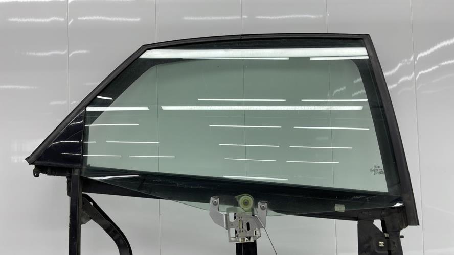Leve vitre electrique arriere droit AUDI A6 2 PHASE 1 Diesel