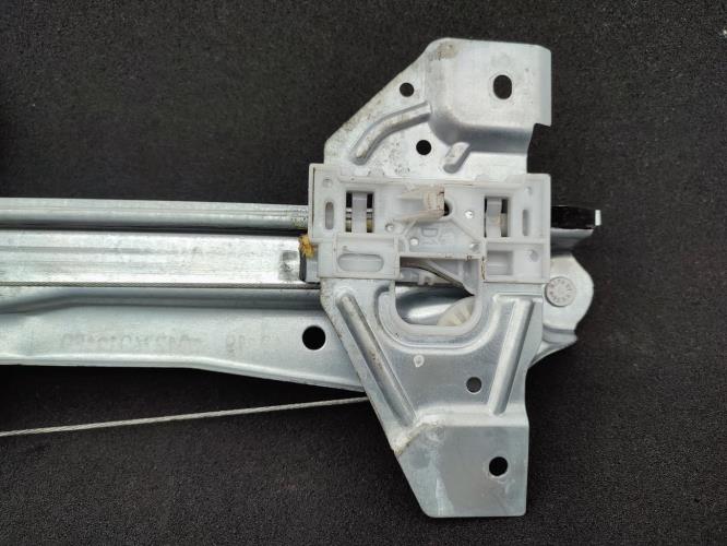 Leve vitre electrique arriere droit RENAULT SCENIC 4 Diesel
