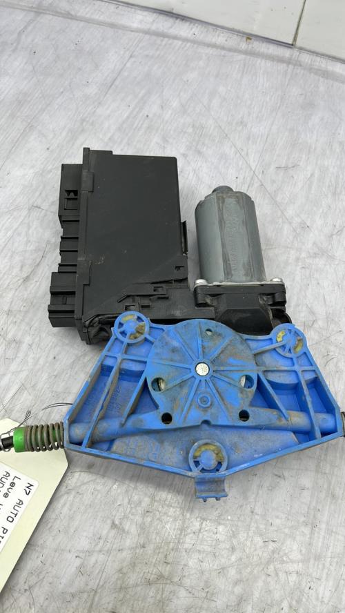 Leve vitre electrique arriere droit AUDI A4 2 AVANT PHASE 2 BREAK Diesel