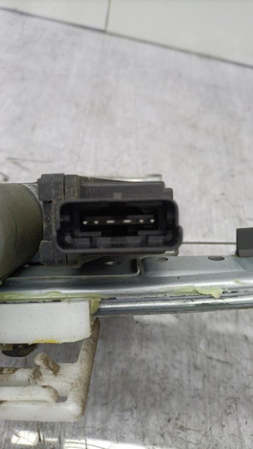 Leve vitre electrique arriere droit RENAULT MEGANE 2 PHASE 1 Diesel