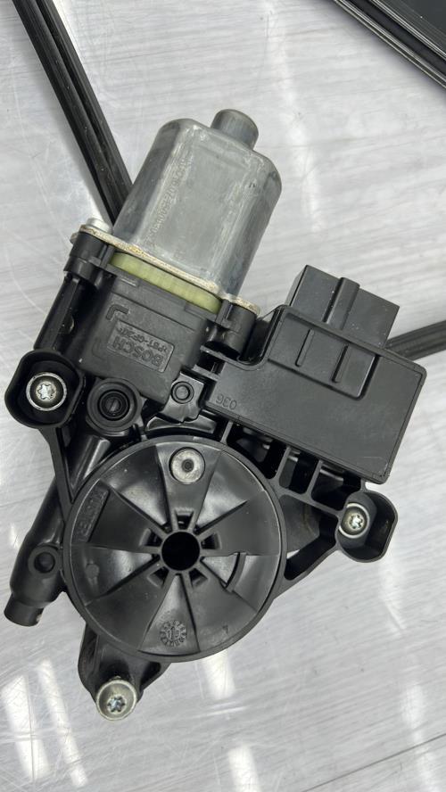 Leve vitre electrique arriere gauche VOLKSWAGEN GOLF 7 PHASE 1 Diesel