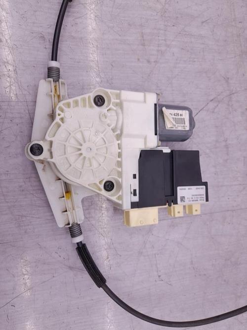 Leve vitre electrique avant droit CITROEN C4 1 PHASE 1 COUPE Diesel