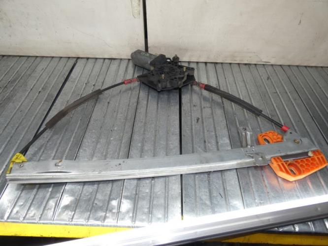 Leve vitre electrique avant droit FORD FIESTA 4 PHASE 1 Diesel