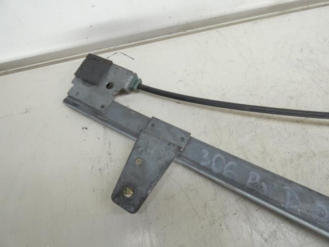 Leve vitre electrique avant droit PEUGEOT