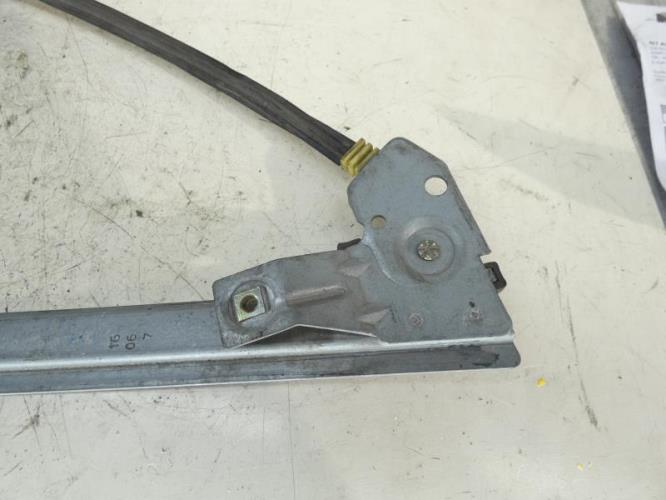 Leve vitre electrique avant droit RENAULT