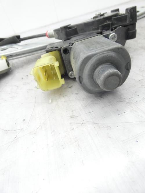 Leve vitre electrique avant droit FORD FIESTA 6 PHASE 1 Diesel