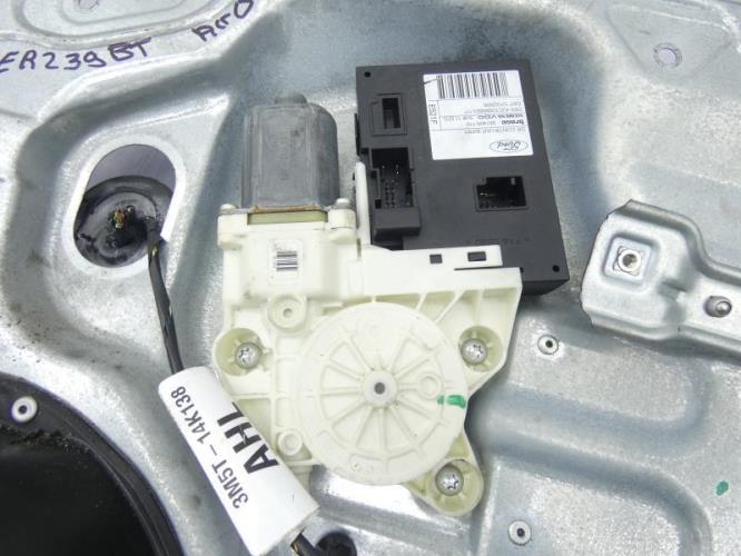Leve vitre electrique avant droit FORD FOCUS 2 PHASE 1 Diesel