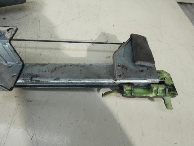 Leve vitre electrique avant droit PEUGEOT