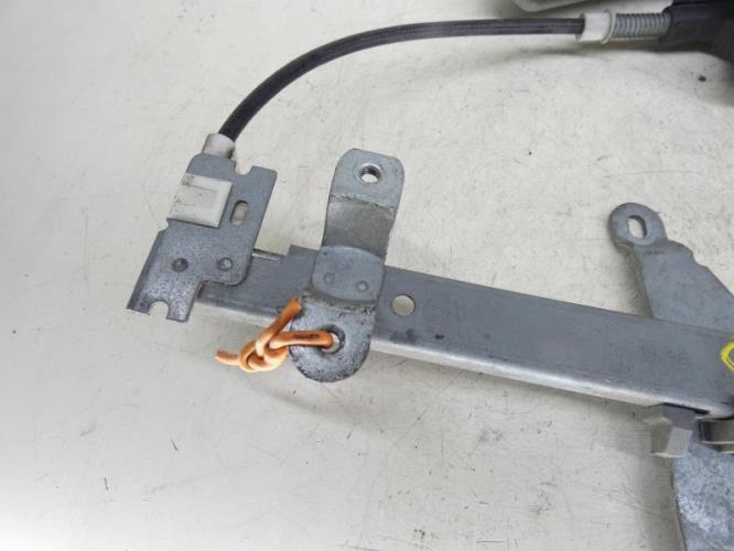 Leve vitre electrique avant droit NISSAN