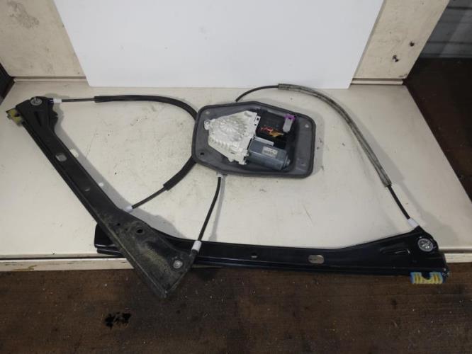 Leve vitre electrique avant droit VOLKSWAGEN GOLF 5 Diesel