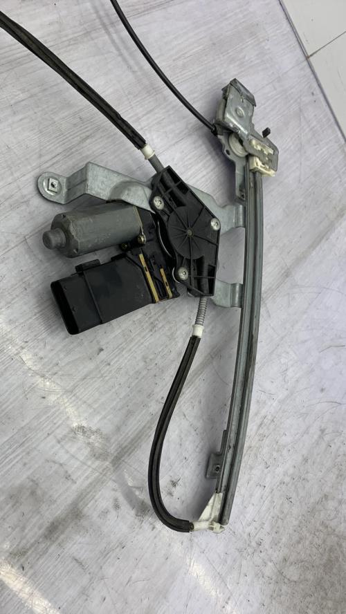 Leve vitre electrique avant droit SKODA OCTAVIA 1 PHASE 1 Diesel
