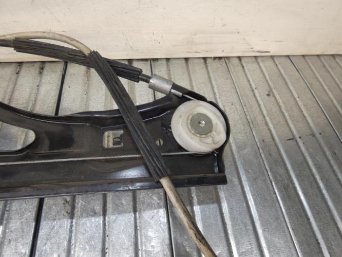 Leve vitre electrique avant droit MERCEDES CLASSE E 211 PHASE 1 Essence