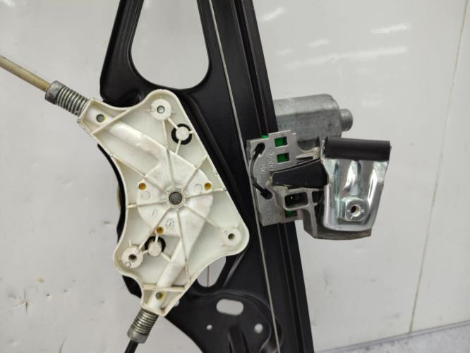 Leve vitre electrique avant droit MERCEDES CLASSE E 211 PHASE 1 Diesel