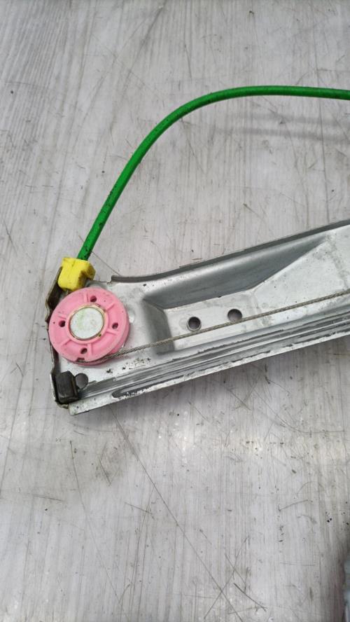 Leve vitre electrique avant droit OPEL CORSA D PHASE 1 Essence