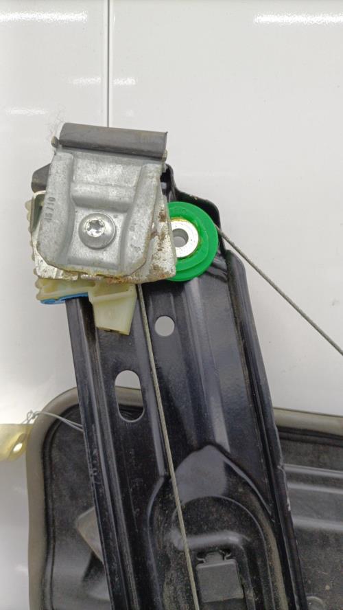 Leve vitre electrique avant droit VOLKSWAGEN GOLF 6 Diesel