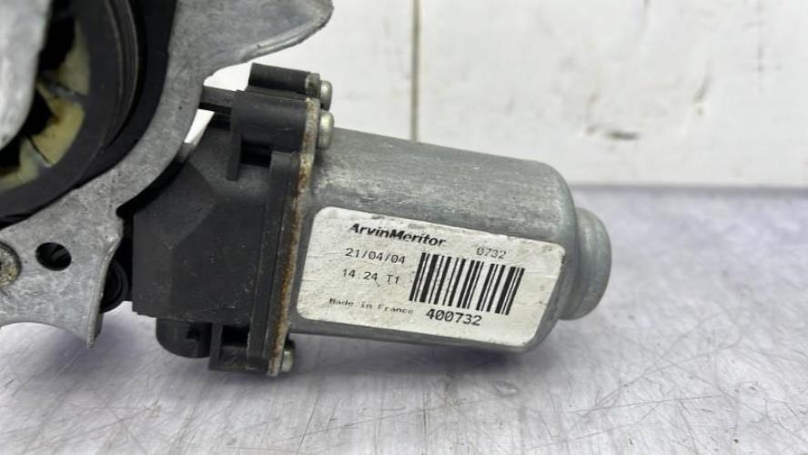 Leve vitre electrique avant droit RENAULT CLIO 2 PHASE 2 Essence