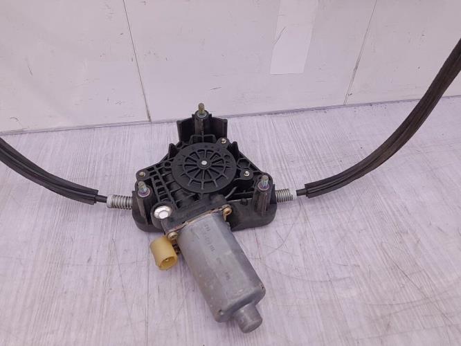 Leve vitre electrique avant droit RENAULT CLIO 2 PHASE 1 Essence