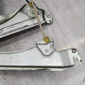 Leve vitre electrique avant droit RENAULT CLIO 3 PHASE 1 BREAK Diesel
