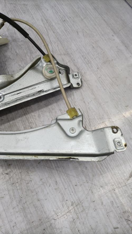 Leve vitre electrique avant droit RENAULT CLIO 3 PHASE 1 BREAK Diesel