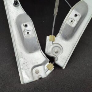 Leve vitre electrique avant droit RENAULT CLIO 3 PHASE 1 Diesel