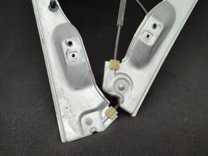 Leve vitre electrique avant droit RENAULT CLIO 3 PHASE 1 Diesel