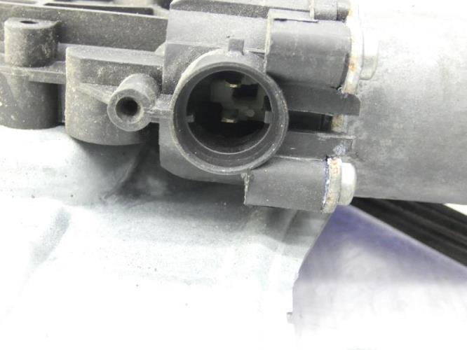 Leve vitre electrique avant droit RENAULT CLIO 3 PHASE 2 Diesel