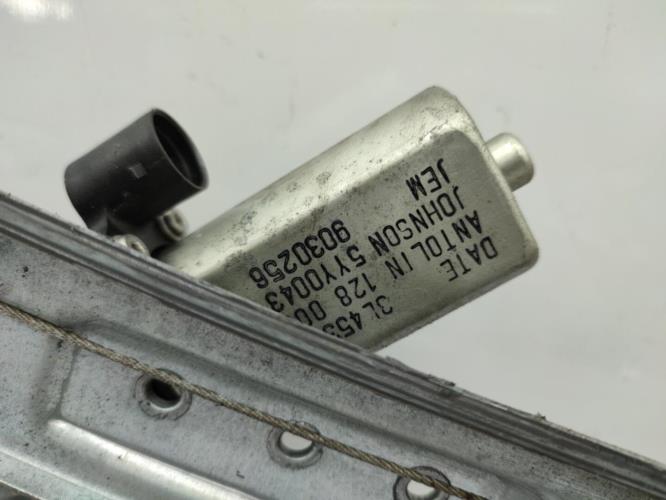 Leve vitre electrique avant droit DACIA SANDERO 1 Diesel