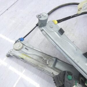 Leve vitre electrique avant droit RENAULT CLIO 3 PHASE 1 Diesel