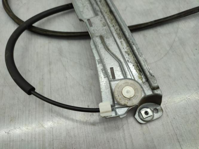 Leve vitre electrique avant droit RENAULT CLIO 3 PHASE 1 Diesel