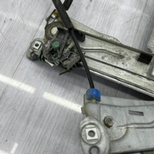 Leve vitre electrique avant droit RENAULT CLIO 3 PHASE 1 Diesel