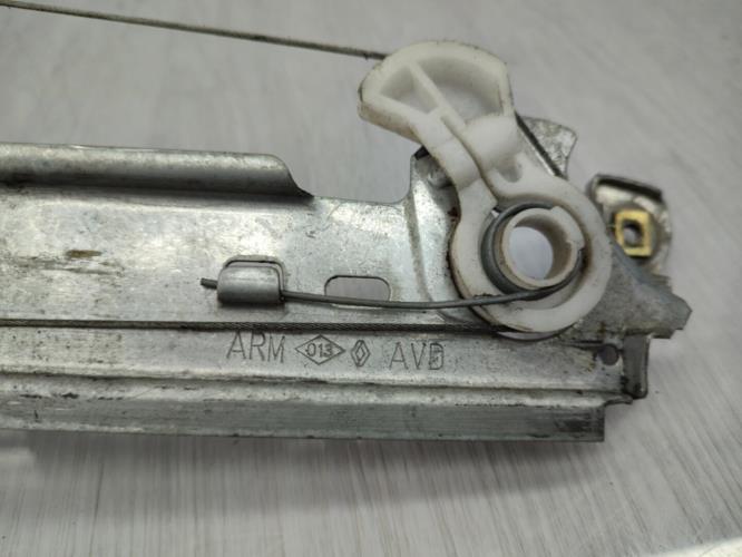 Leve vitre electrique avant droit RENAULT SCENIC 2 PHASE 1 Diesel