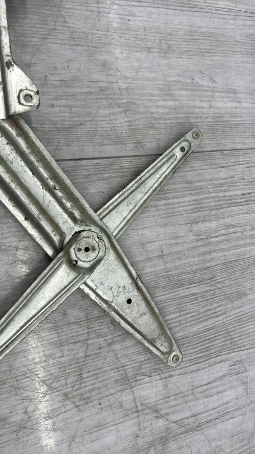 Leve vitre electrique avant droit SUZUKI IGNIS 2 Diesel