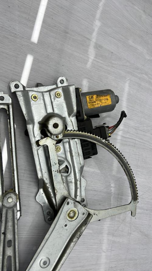 Leve vitre electrique avant droit OPEL ZAFIRA A PHASE 1 Diesel