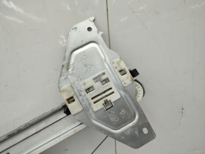 Leve vitre electrique avant droit PEUGEOT PARTNER 2 PHASE 2 Diesel